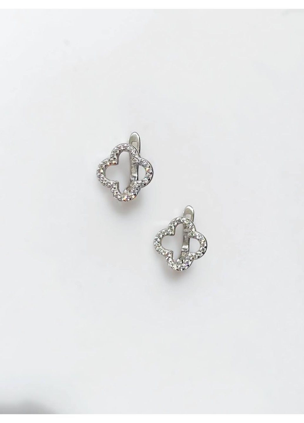 Серебряные серьги Четырехлистник с камнями фианит UMAX (290049635)