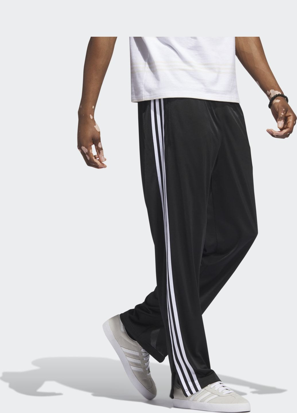 Черные спортивные демисезонные брюки adidas