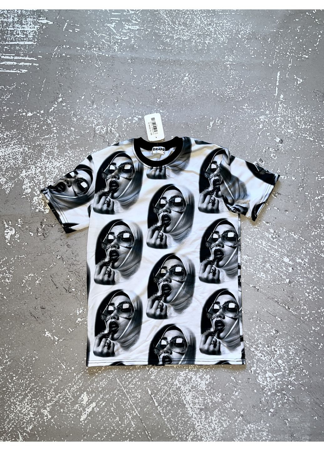 Комбинированная футболка мужская с яркими принтами No Brand