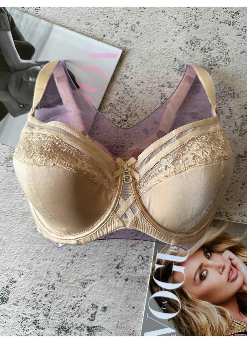 Бежевий бежевий бюстгальтер f м'яка чашка напівпоролон Lanny Mode