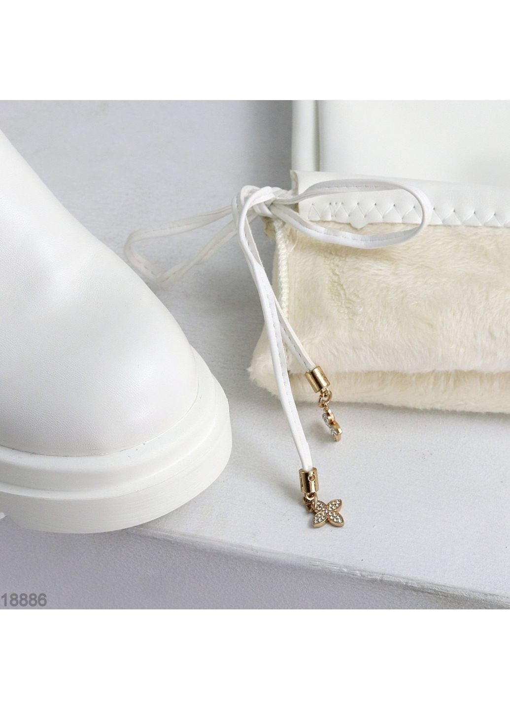 Белые осенние ботфорты andria Helen