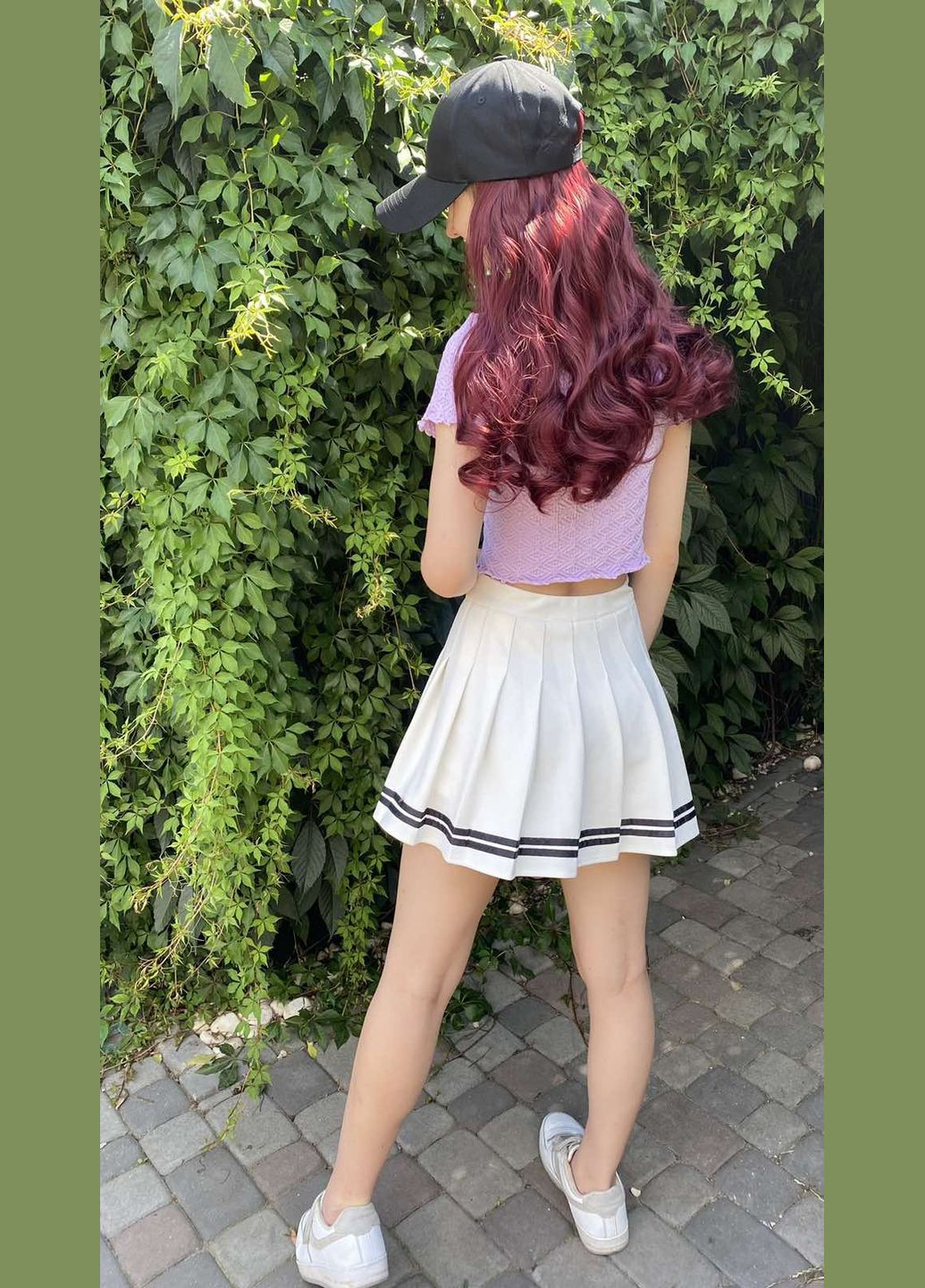 Чорна кепка з волоссям колір бургундіі локон 55 см No Brand (302010383)