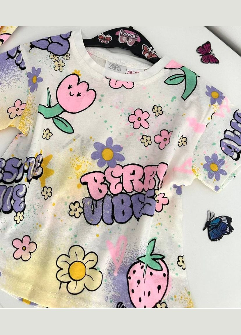 Біла літня футболка zara з графіті No Brand