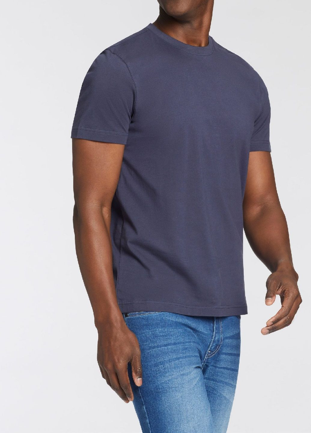 Темно-синяя футболка Man's World