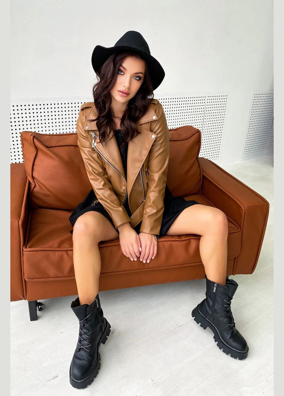 Коричнева демісезонна куртка-косуха Seventeen