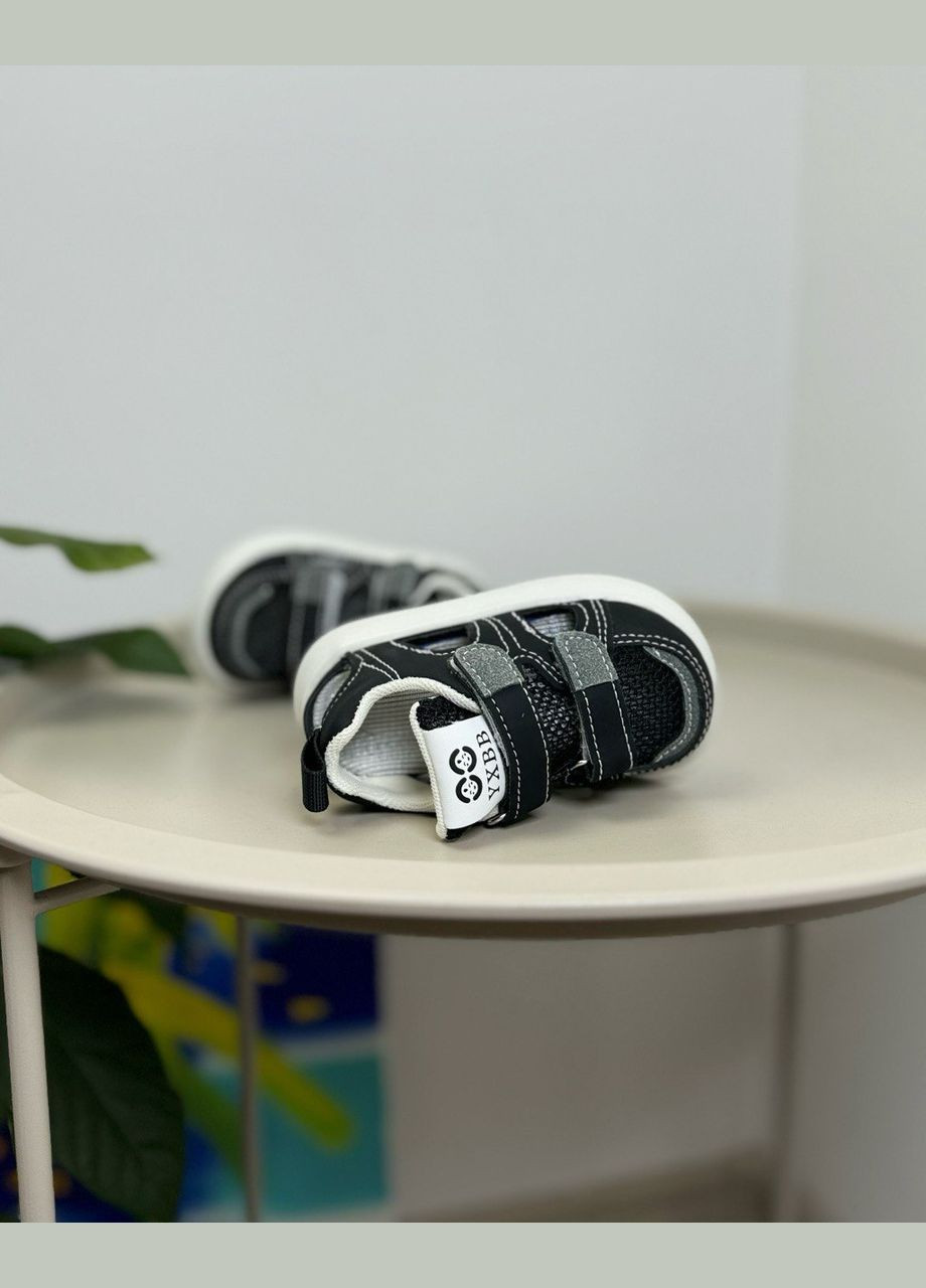 Черные повседневные детские босоножки черный 1371 No Brand на липучке