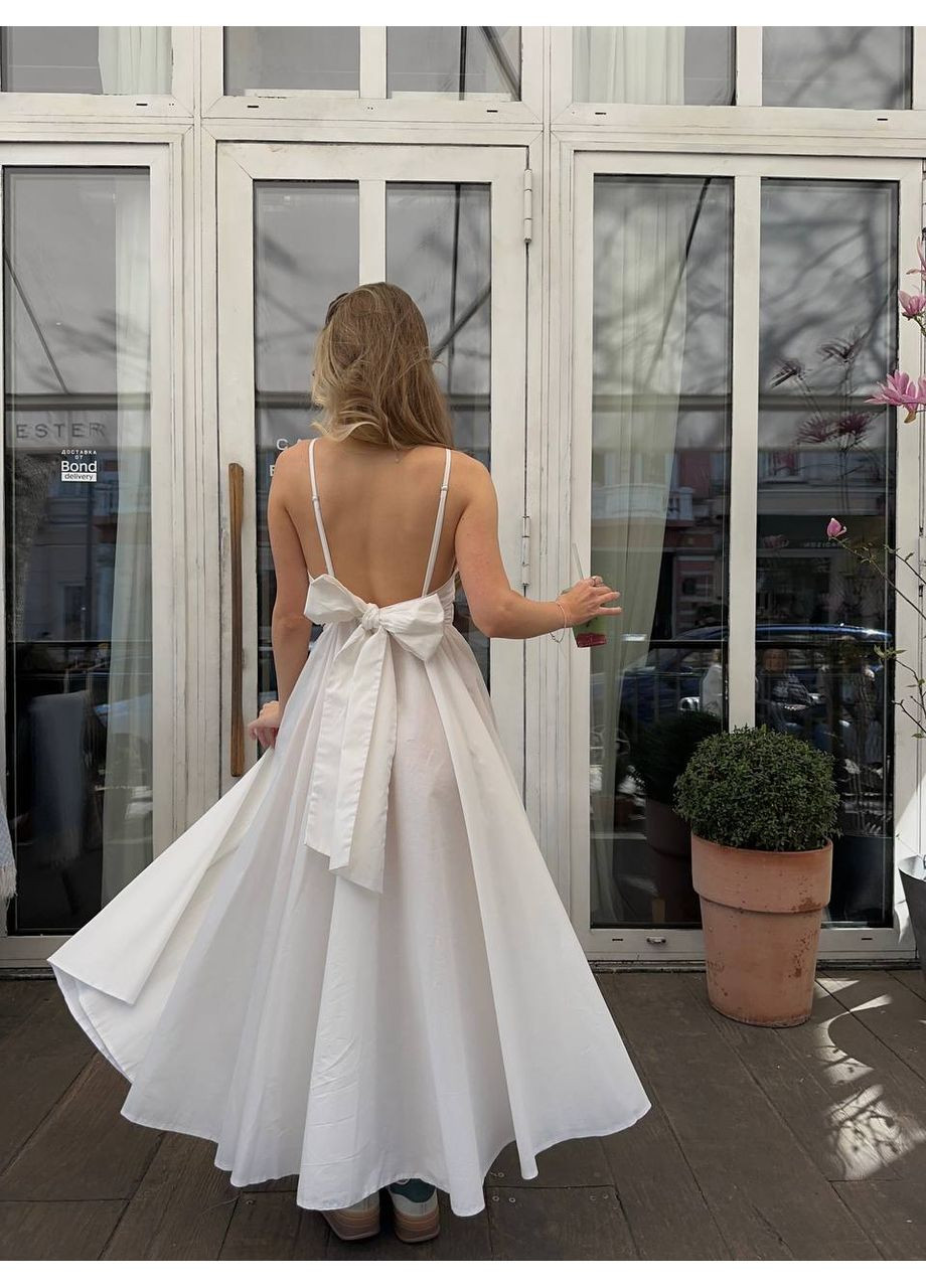 Молочное праздничный, вечернее женское платье клеш No Brand однотонное