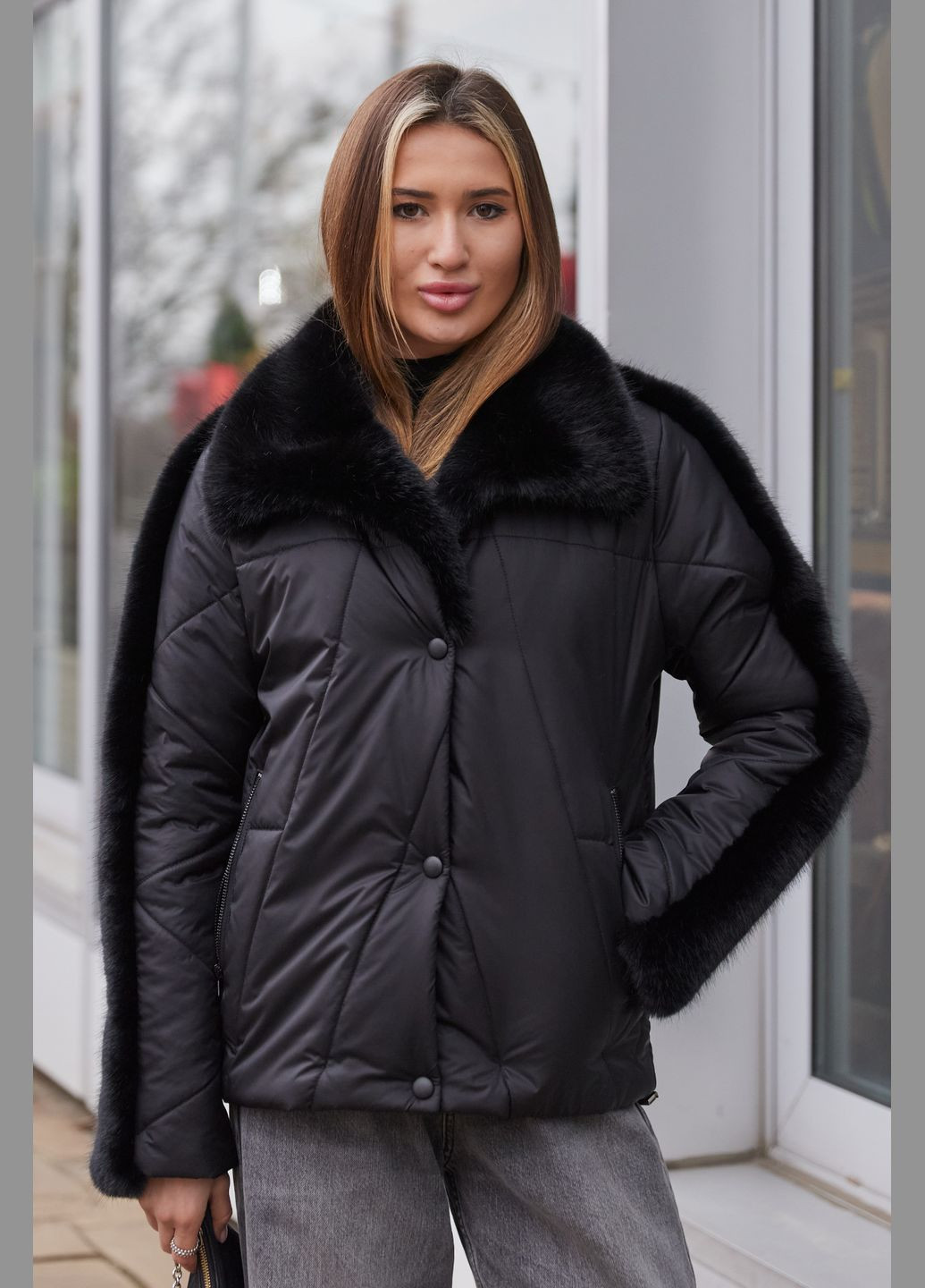 Черная демисезонная куртка MN