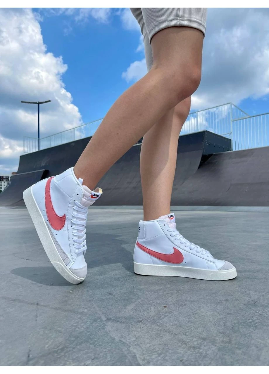 КРОСІВКИ ЖІНОЧІ NIKE BLAZER WHITE CORAL LOGO НАЙК БЛЕЙЗЕР БІЛІ No Brand білі демісезони (391005333)