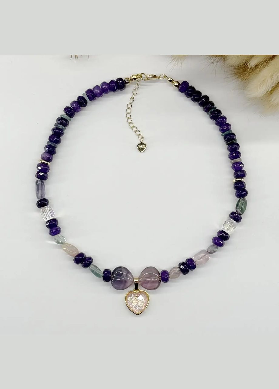 Чокер натуральный Флюорит, Кварц под Аметист +подвеска Сердце гип-ный сплав цвет золото d-14-8х6мм+- L-39-44см No Brand кварц, флюорит латунь, стекло, натуральный камень, медицинский сплав золото (331145993)