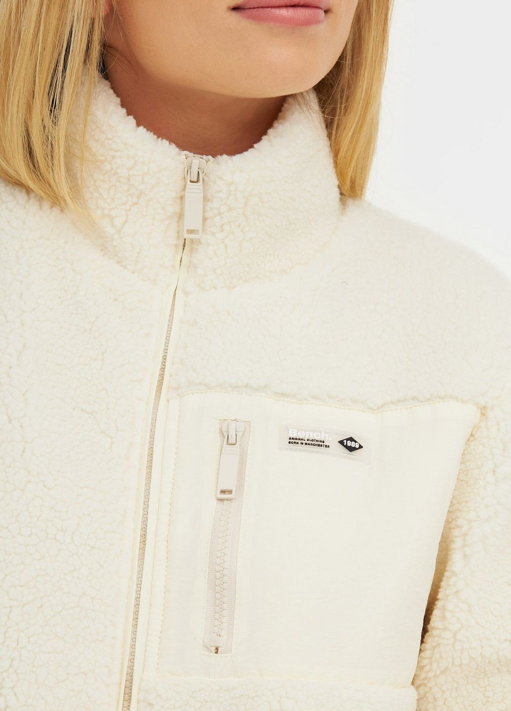 Біла демісезонна куртка Bench