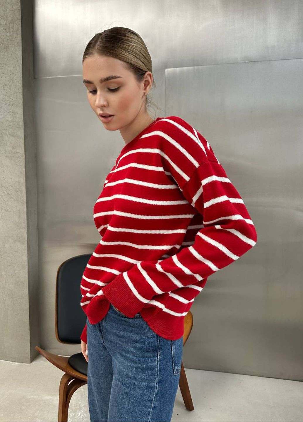 Червоний демісезонний базовий светр в смужку джемпер Україна