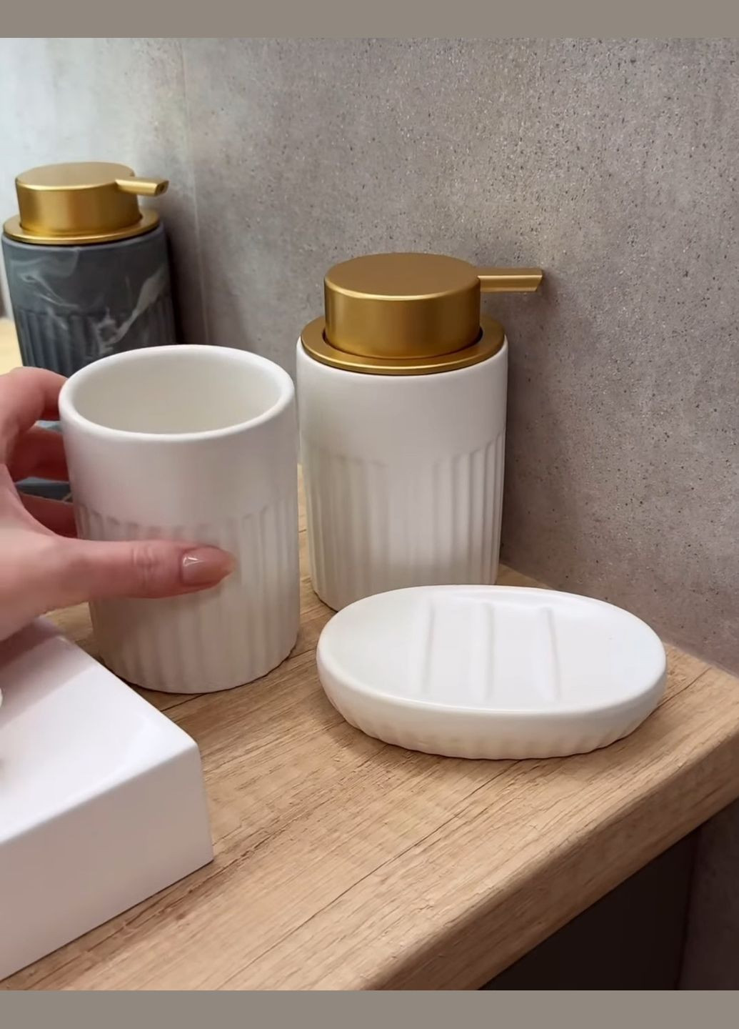 Набор для ванной (3 предмета): дозатор 350мл, стакан, белый матовый мыльница. No Brand (315773635)