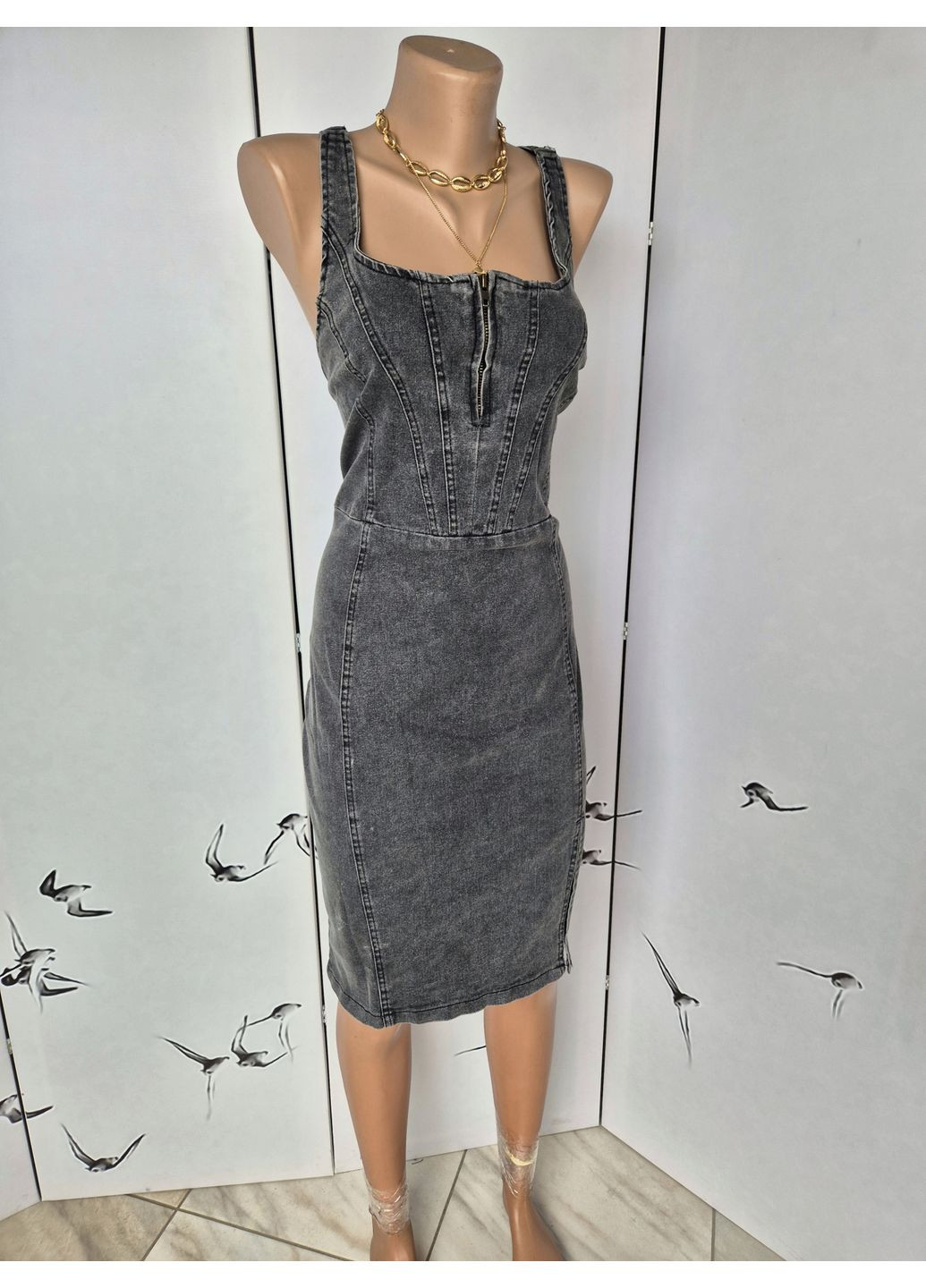 Серое повседневный платье сарафан джинсовое с замком на декольте No Brand