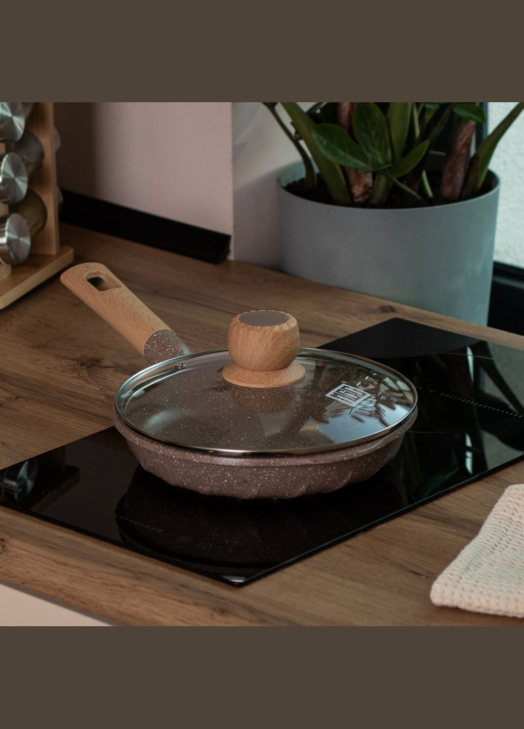 Сковорода с антипригарным мраморным покрытием и крышкой 22 см, бежевый. MGC HP-4-422CO (304975772)