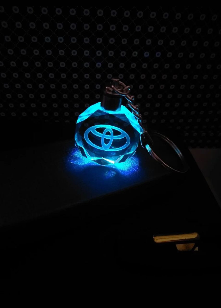 Брелок автомобільний на ключі ТoЙОТА авто брелок з логотипом Toyota з підсвіткою (2324211) GF (316093790)