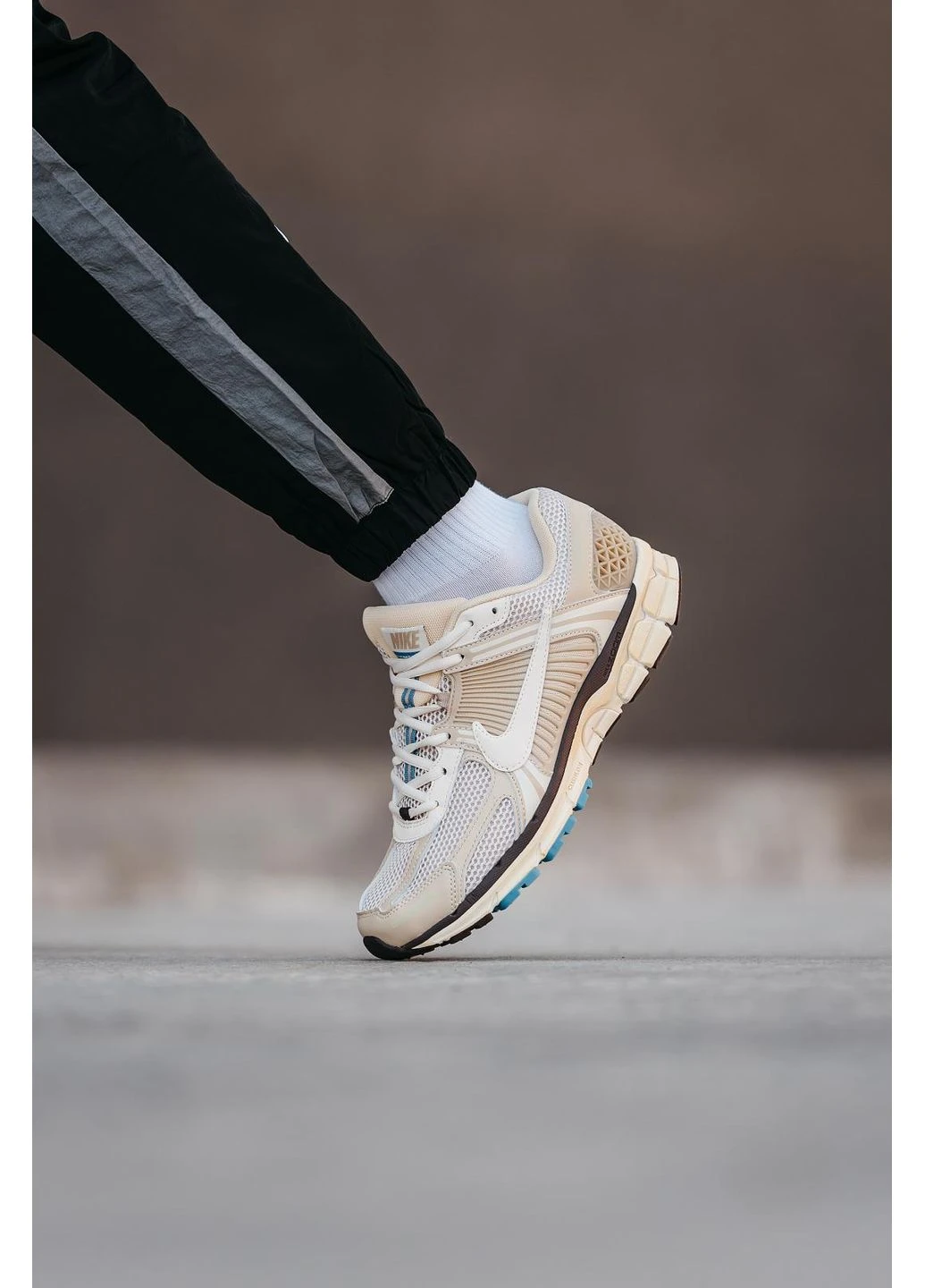 КРОСІВКИ ЖІНОЧІ NIKE ZOOM VOMERO 5 BEIGE НАЙК ЗУМ ВОМЕРО 5 БЕЖЕВІ No Brand бежеві демісезони (391006806)