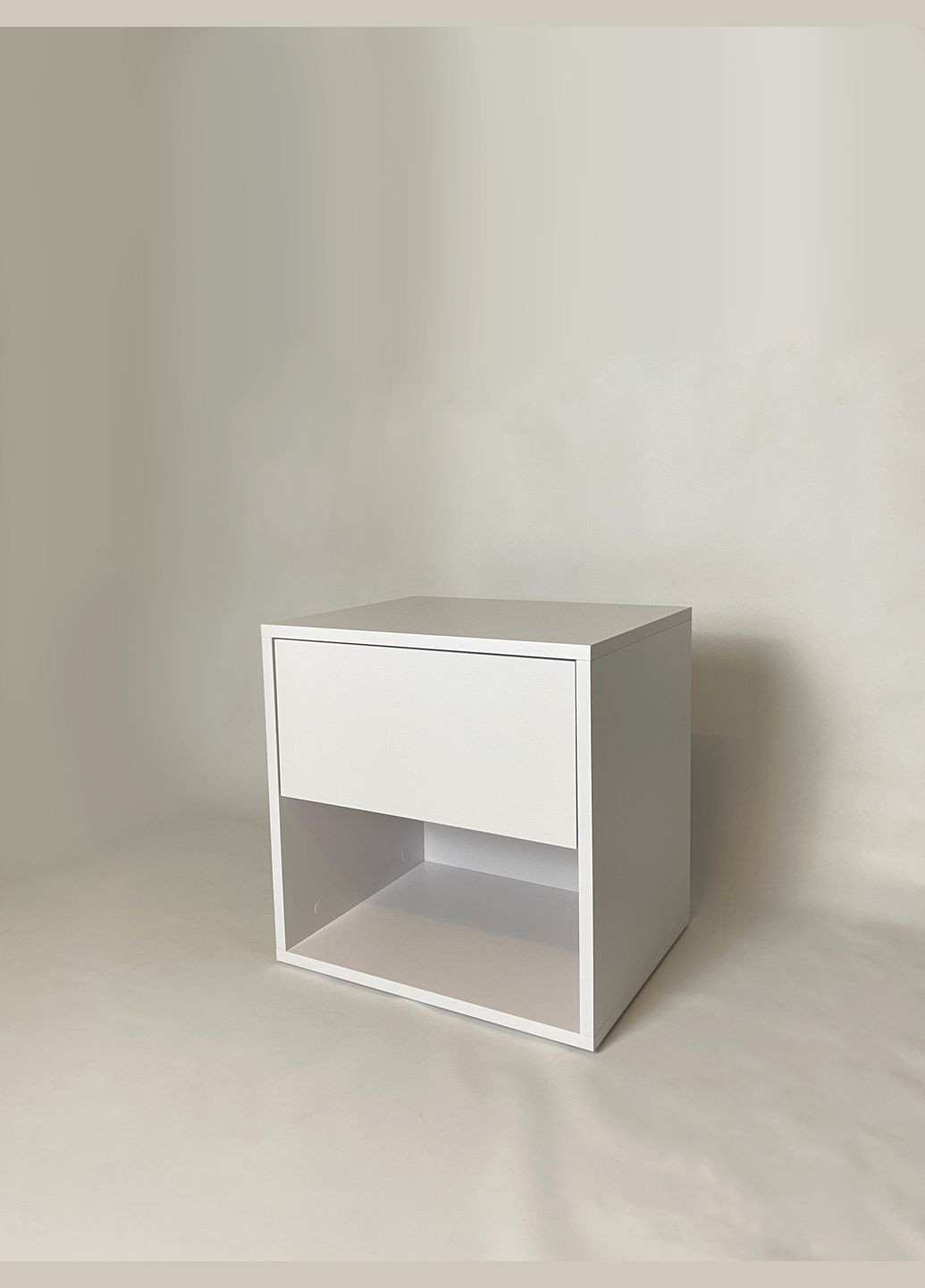 Прикроватная тумба 500х400х400мм Белая с выдвижным ящиком и открытой полкой No Brand Artus Room Open (335418717)