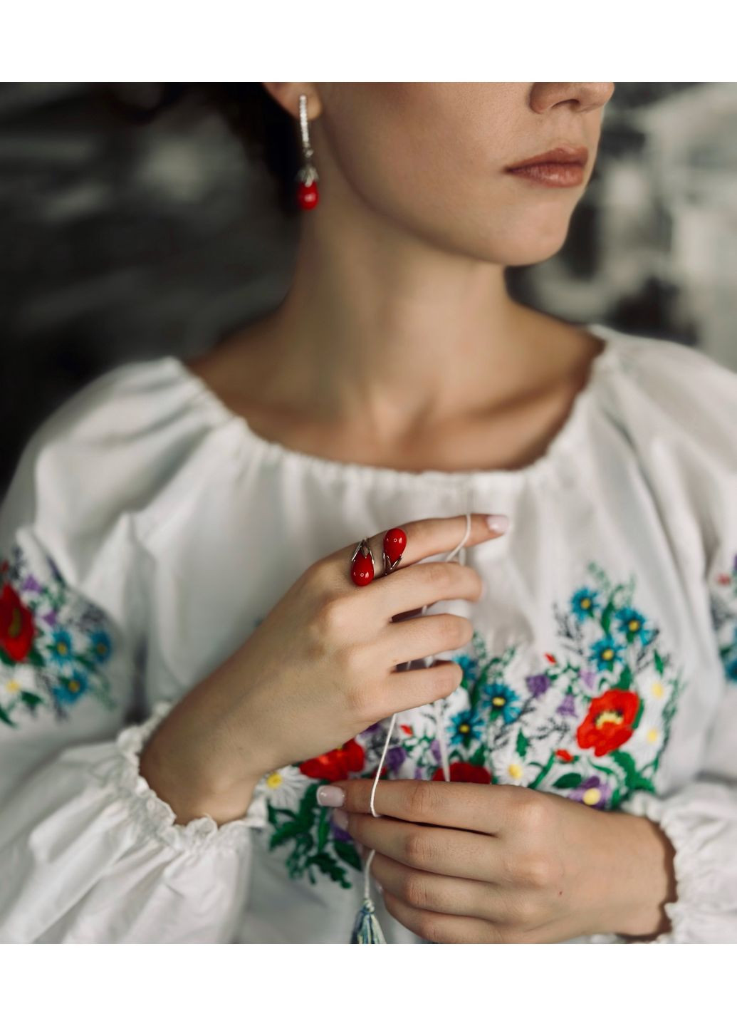 Серебряное кольцо 925 пробы с ярким кораллом — для тех, кто выбирает энергию, стиль и женственность 🌹 Family Jewelry House (356567805)