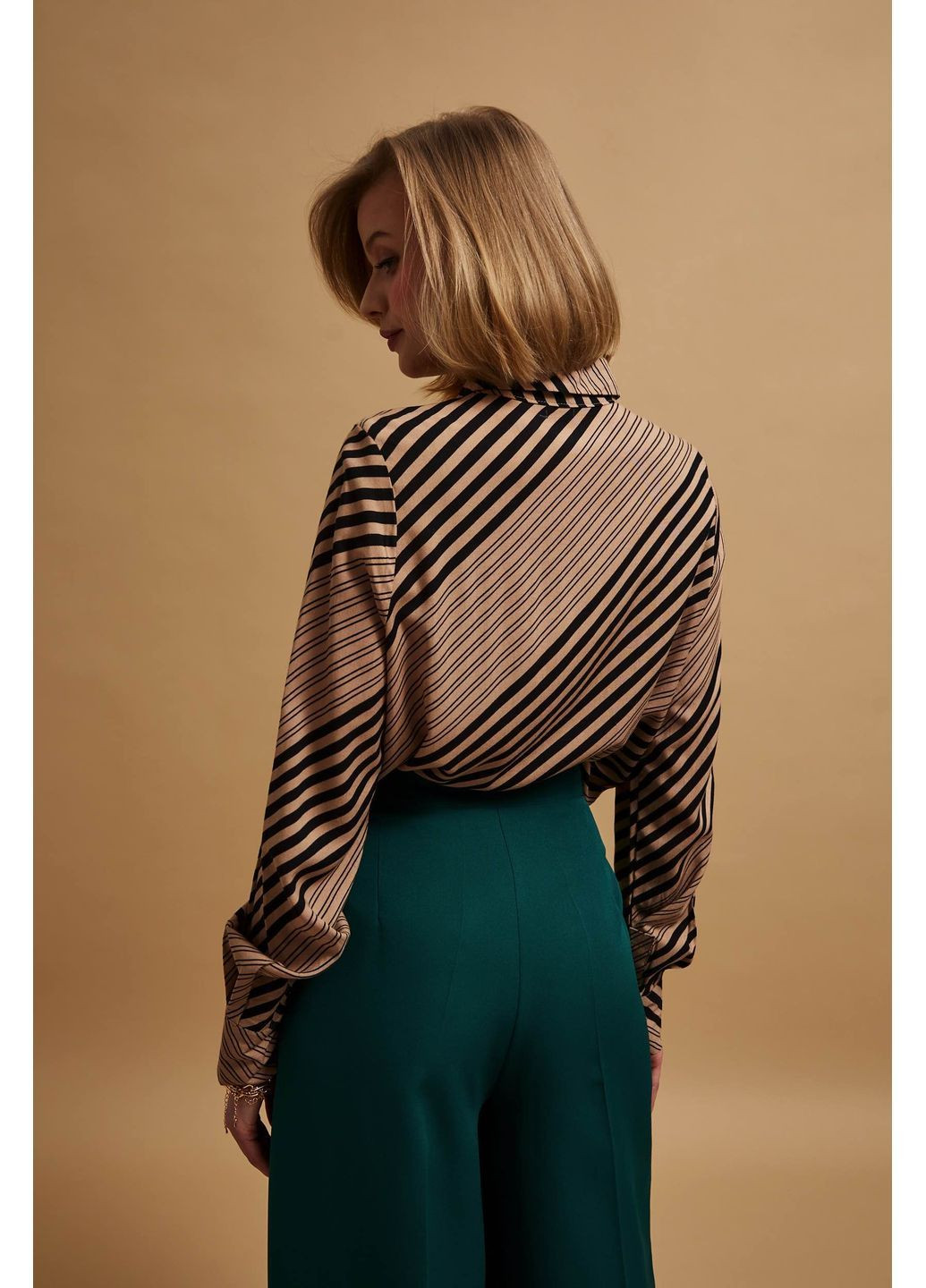 Бежевая рубашка Moodo