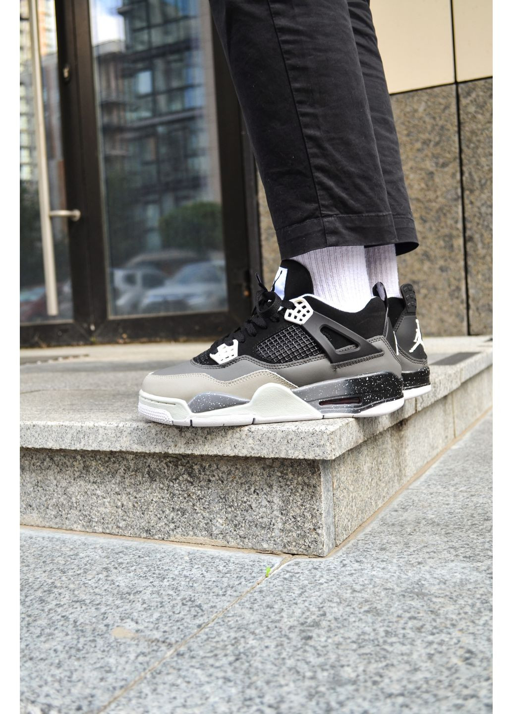 Сірі Осінні кросівки чоловічі nike air jordan 4 retro black grey найк аір джордан No Brand