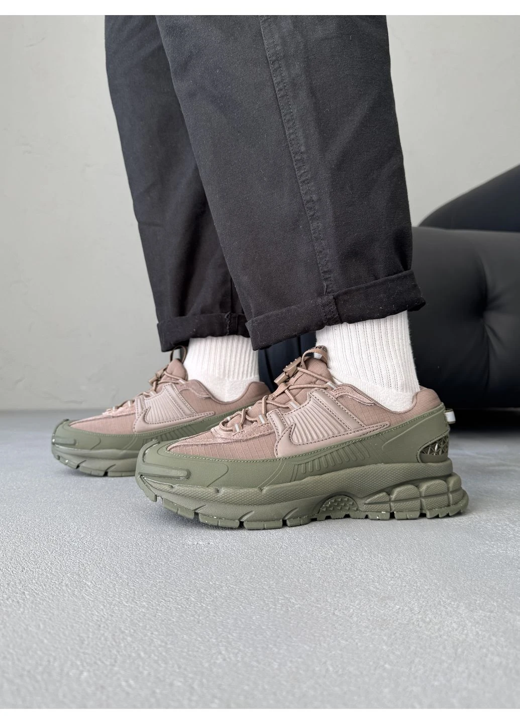 Зеленые летние кроссовки nike zoom vomero roam khaki найк вомеро роам No Brand