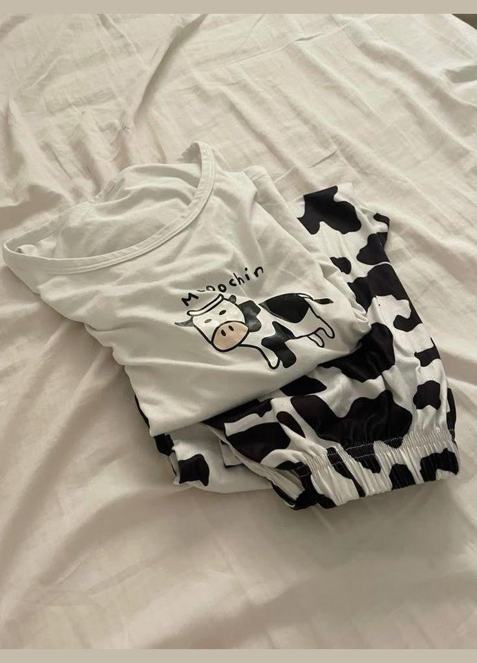 Комбинированная всесезон комплект домашний женский для сна gray cow футболка шорты в наборе с рисунком футболка + шорты No Brand Піжама сіра коровка