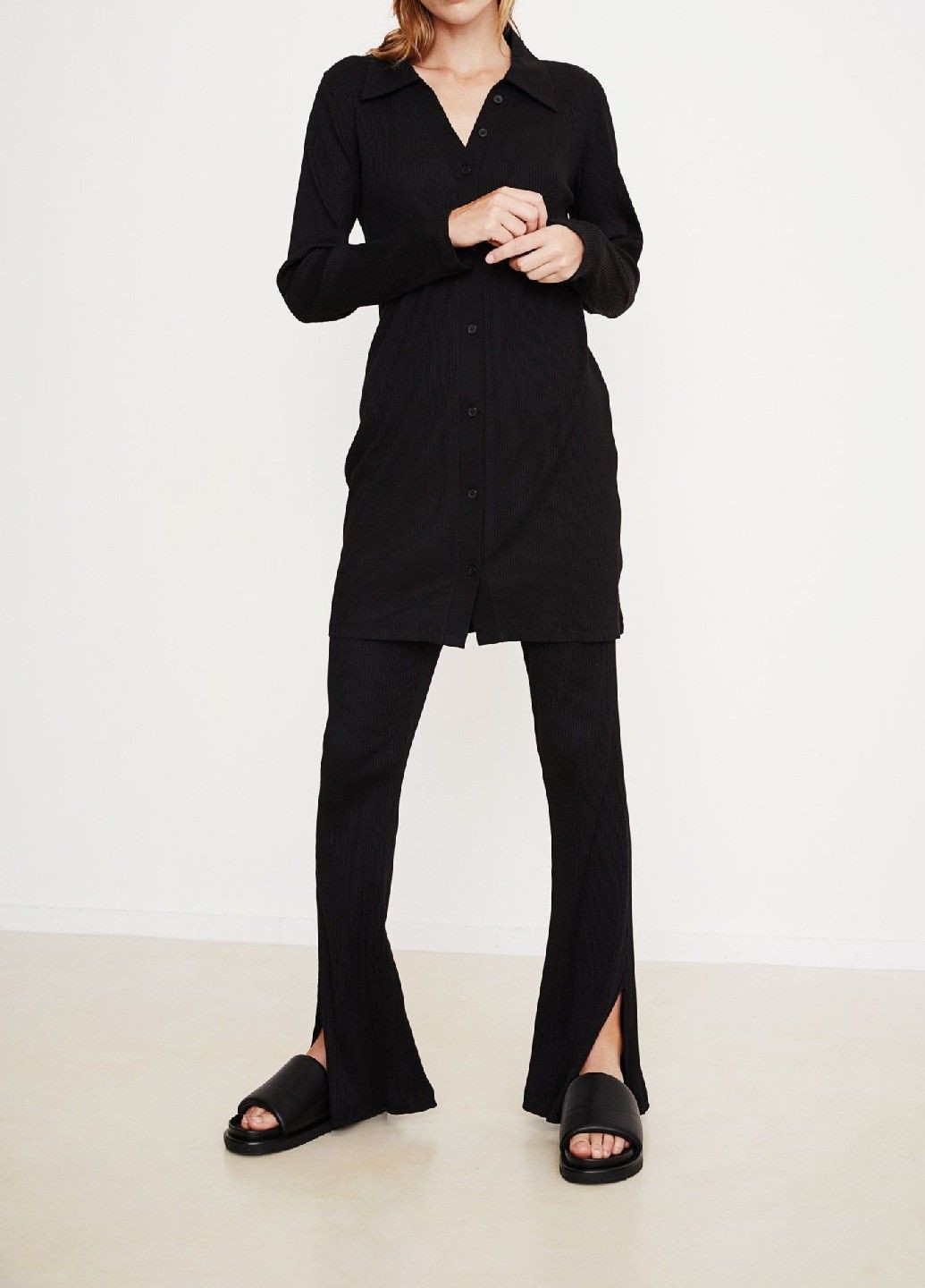 Черное кэжуал платье H&M однотонное