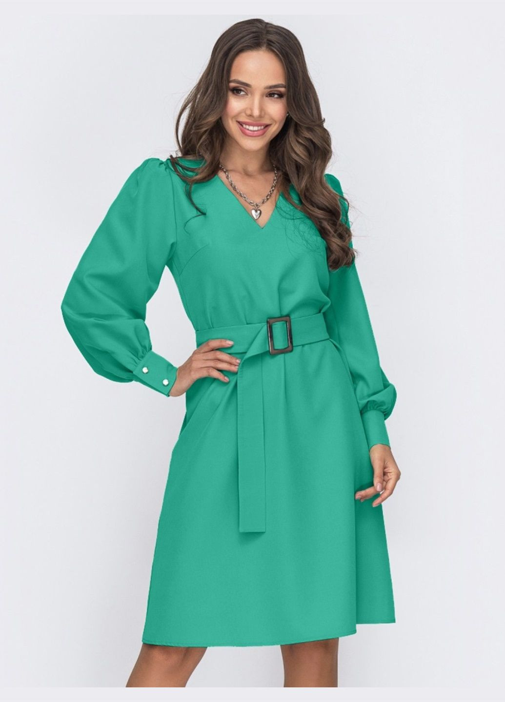 Зеленое платье зелёного цвета до колен приталенное Dressa