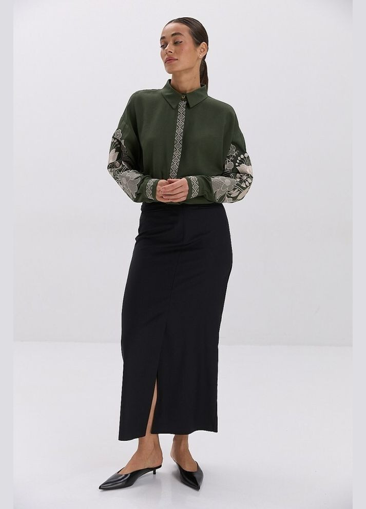Зелена жіноча сорочка з вишивкою прямого силуету mkar69223-2 Arjen (373317197)