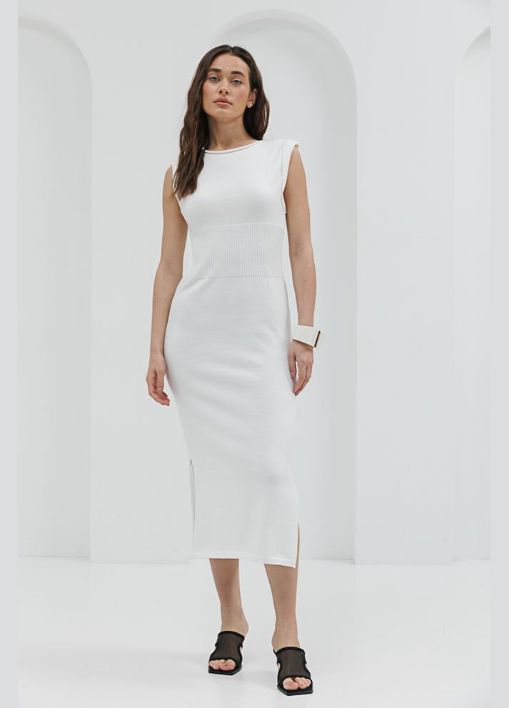 Молочное летнее вязаное платье черное с вырезом на спине Arjen