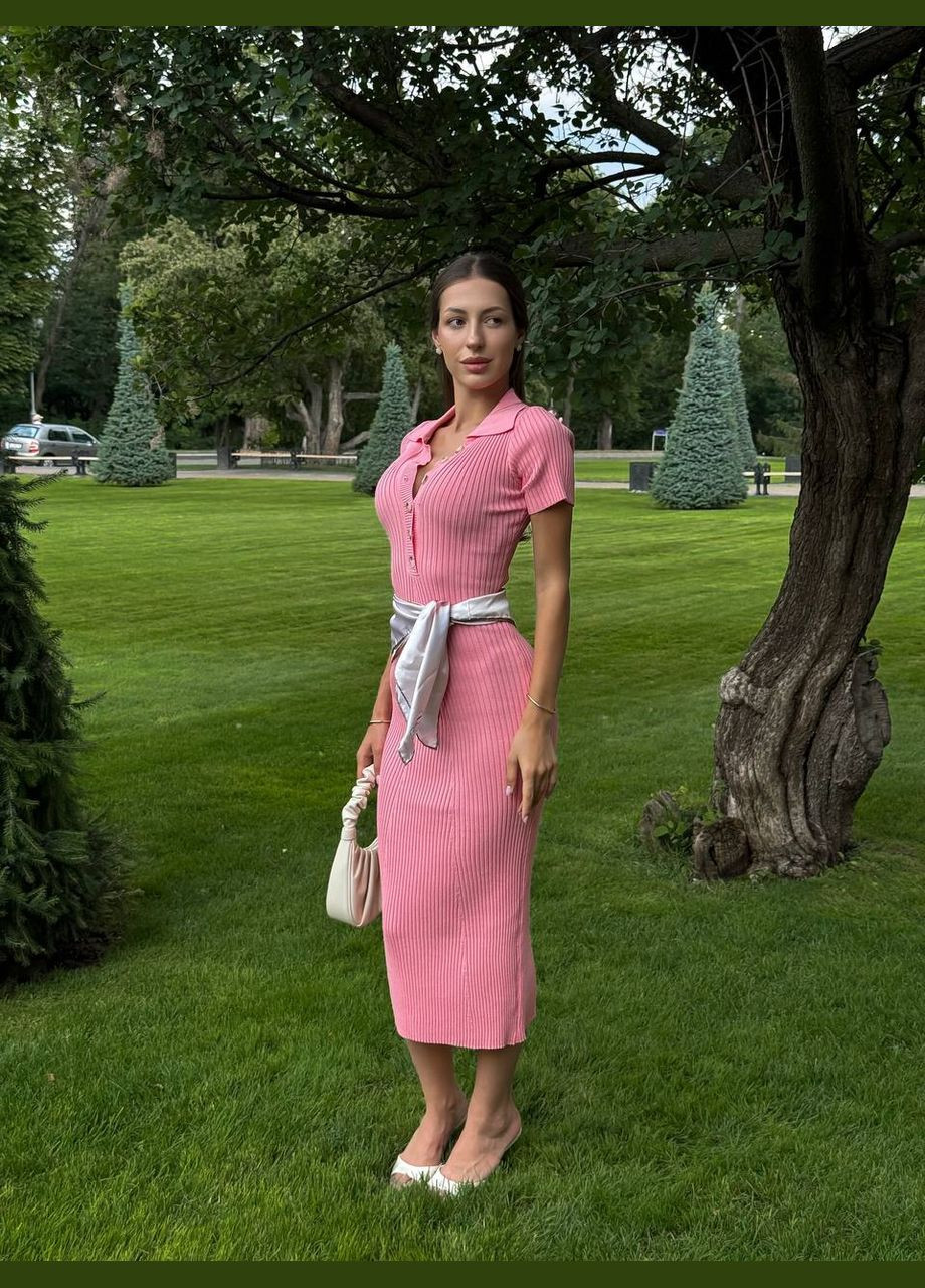 Рожева відвертий в`язана сукня у м`який рубчик з коміром-поло Simply sexy