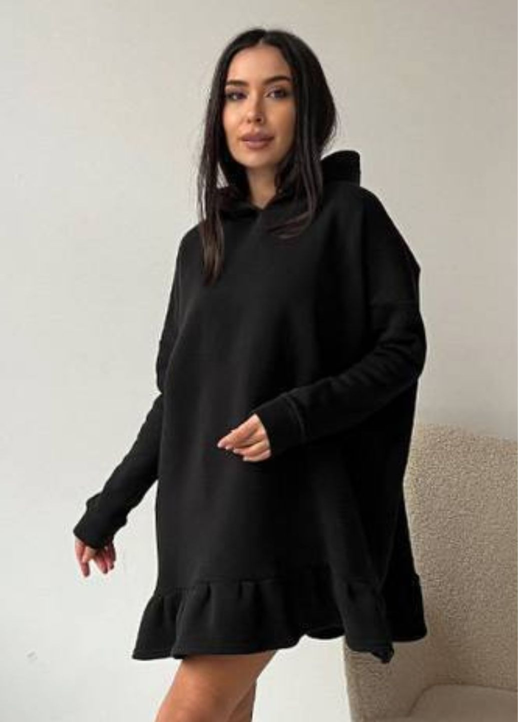 Черное повседневный платье с капюшоном и воланом платье-худи Allthings однотонное