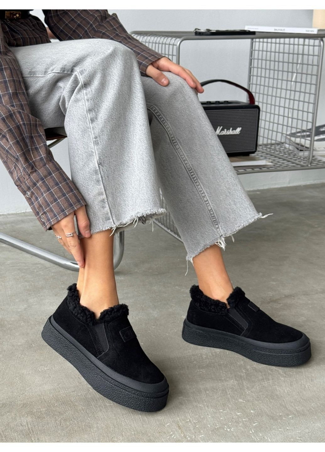 Зимові лофери з хутром, зимові черевики чорні, чорні черевики зимові замшеві код 26236 Hengji (370011885)