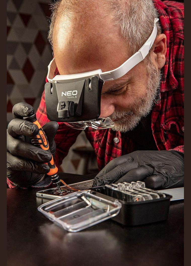 Збільшувальні лінзи з набором діоптрій 1x, 1.5 x, 2x, 2.5 x, 3.5х та підсвічуванням 2xLED, 5 лінз (06-130) Neo Tools (315402940)