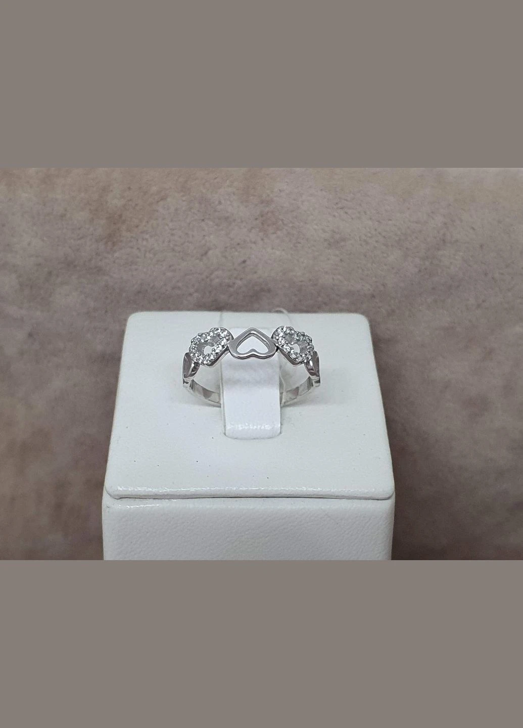 Серебряное кольцо с фианитами. Артикул 901-01017 Qvaliz (278315243)