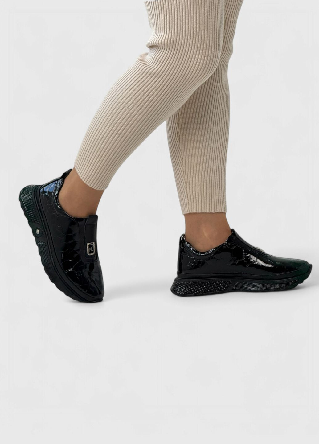 Кросівки жіночі шкіряні Christian YuMa чорні демісезони (366726606)