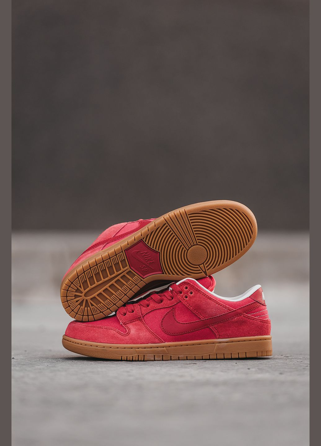 Красные демисезонные кроссовки мужские nike sb dunk low red | найк сб данк низкие красные красные No Brand