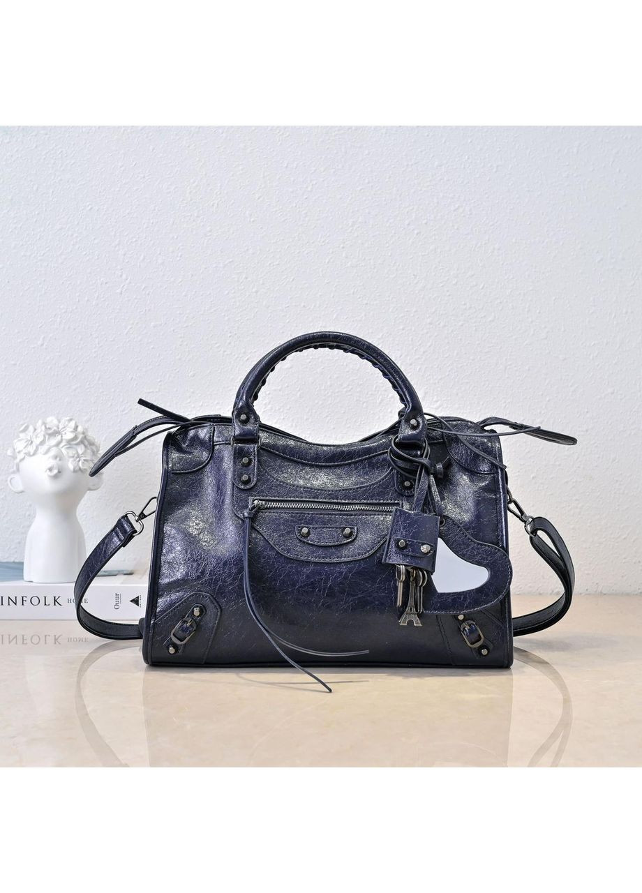 Женская сумка 10638 большая с двумя ручками в заклепках с зеркалом-сердцем No Brand (366871893)