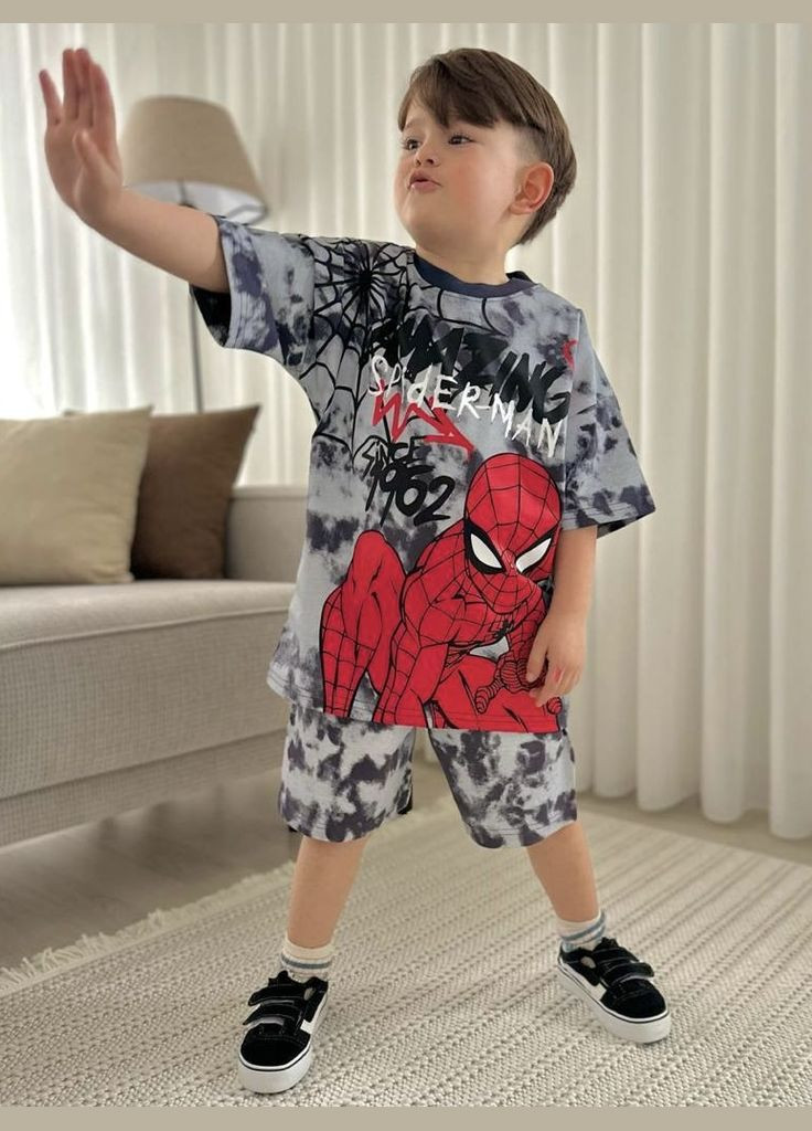 Сіро-червоний літній дитячий літній комплект (футболка + шорти) для хлопчика wiki boom kids spider man сіро-чорний No Brand