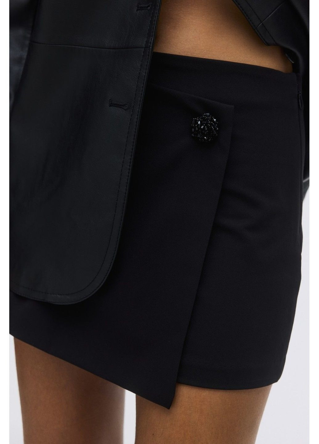 Жіночі шорти-спідниця з перехрестям Н&М (58738) XS Чорні H&M (370021654)
