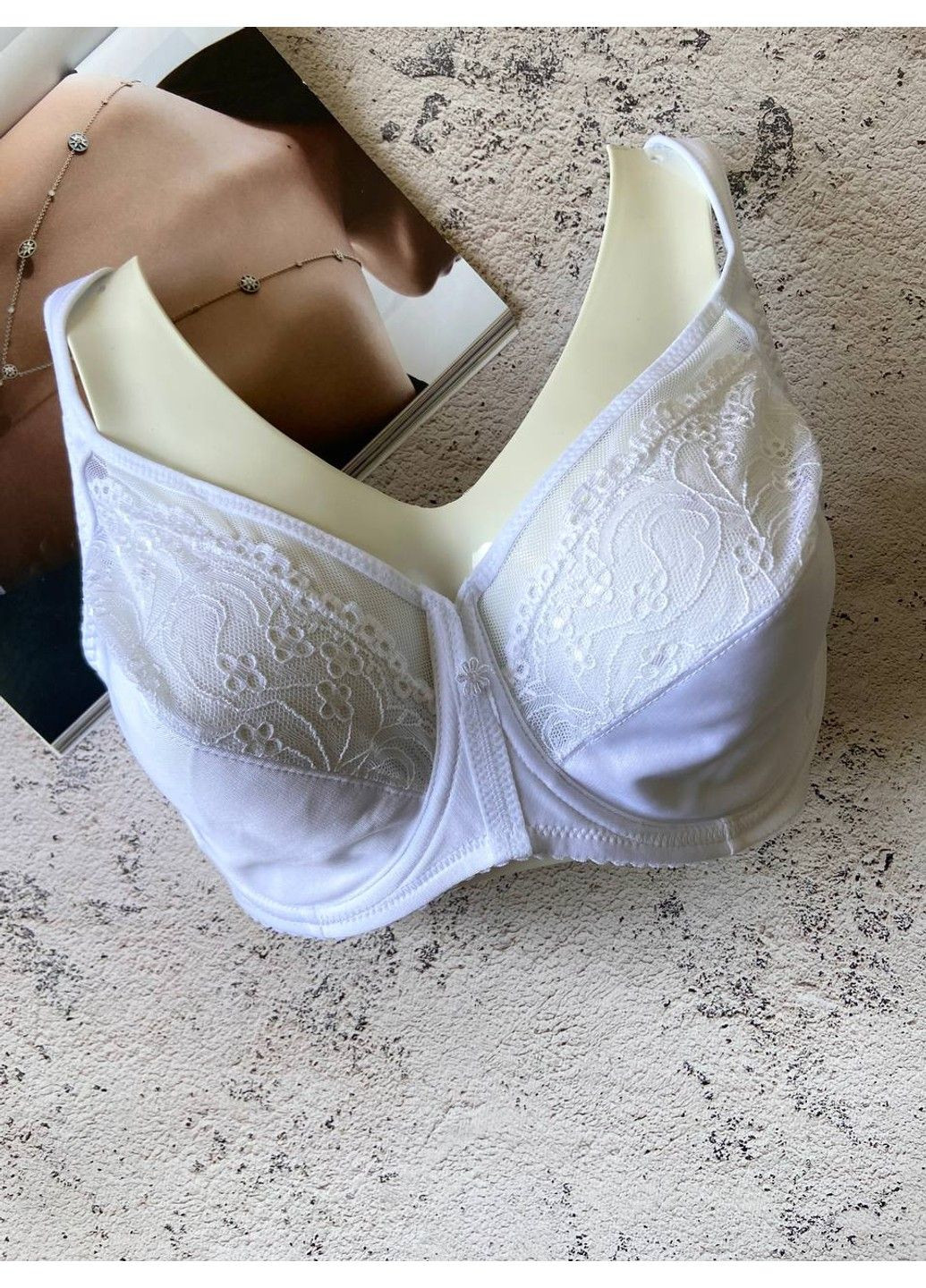 Білий ажурний білий бюстгальтер великих розмірів на чашку g Lanny Mode