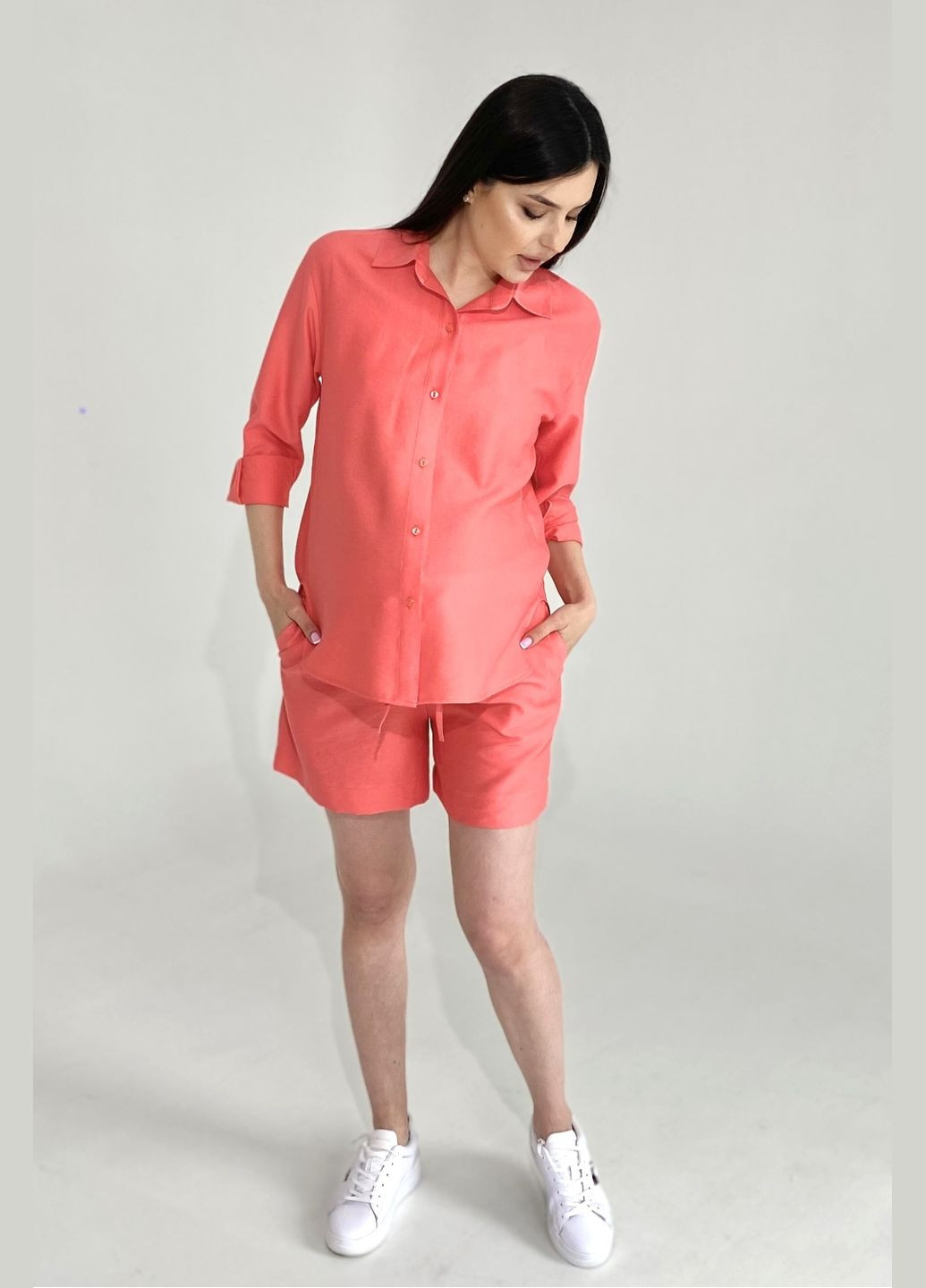 Летний костюм для беременных и кормящих с рубашкой и шортами кораллового цвета Dianora (335974572)