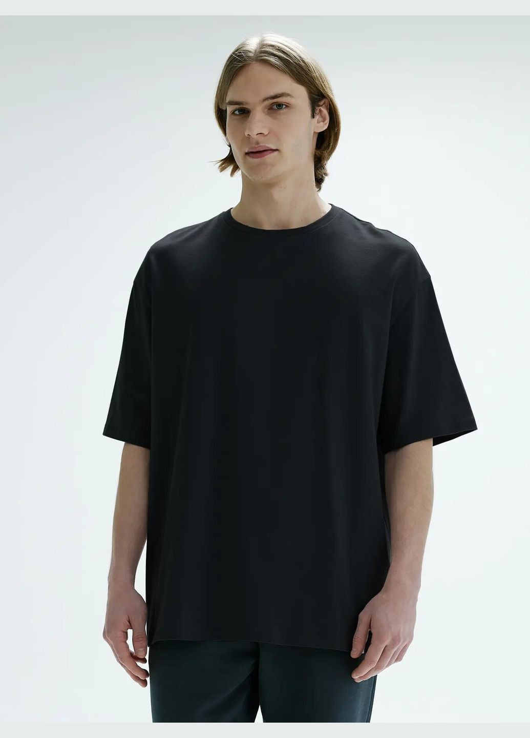 Чорна футболка-оверсайз чоловіча з коротким рукавом Роза