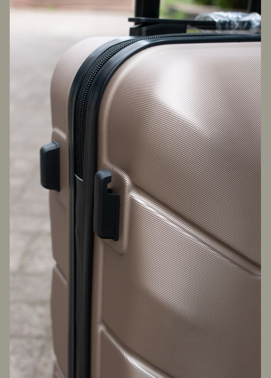 Чемодан пластиковый ручная кладь XS темно зеленый Wings 148 (322721200)