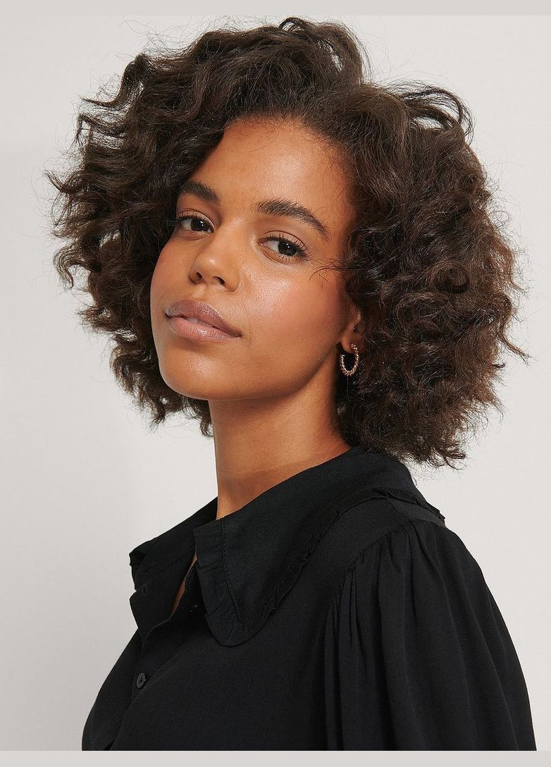 Черное платье NA-KD