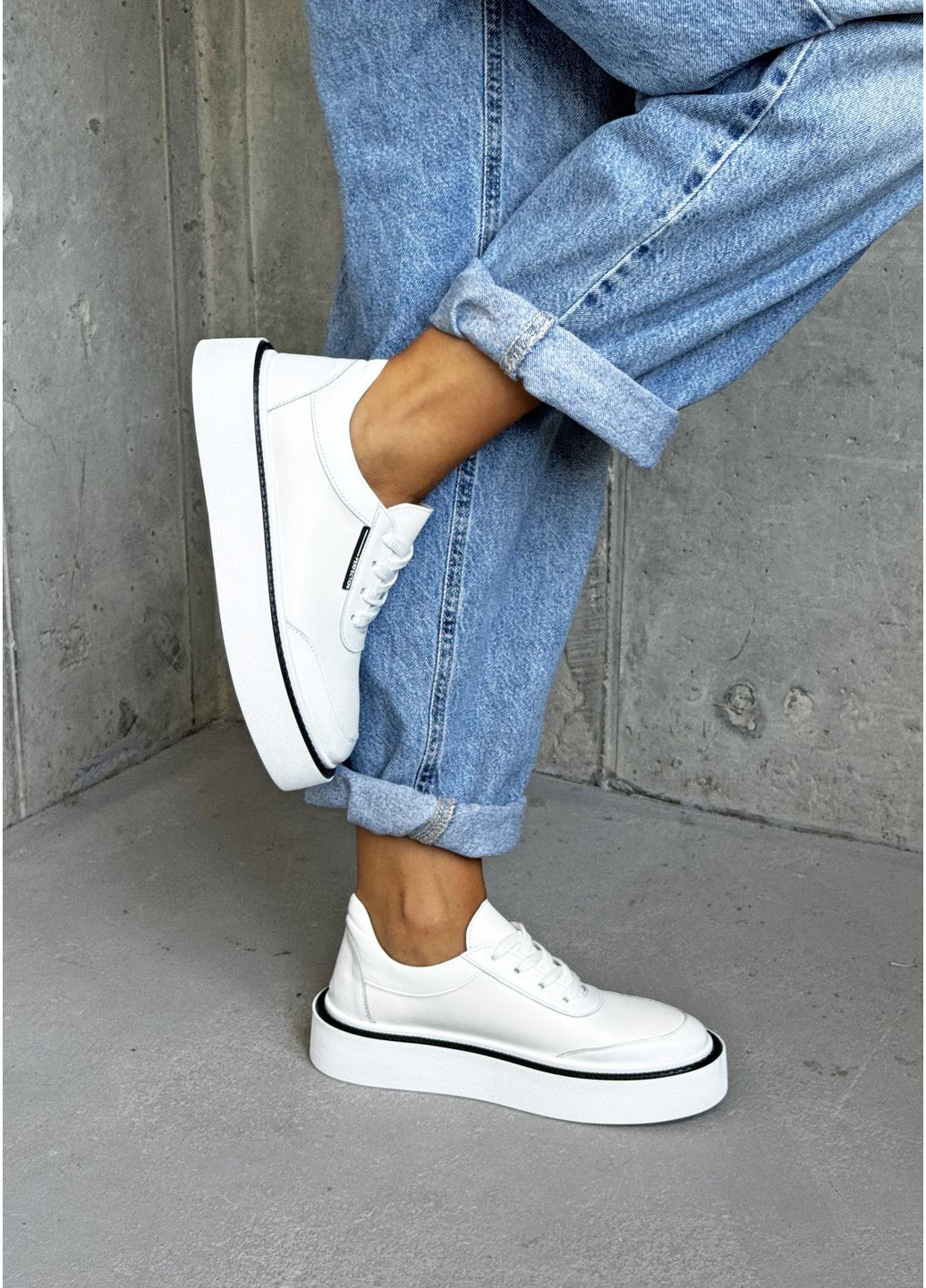 Минималистичные кроссовки из белой гладкой кожи InFashion Кеди крипери белые демисезоны (358501663)