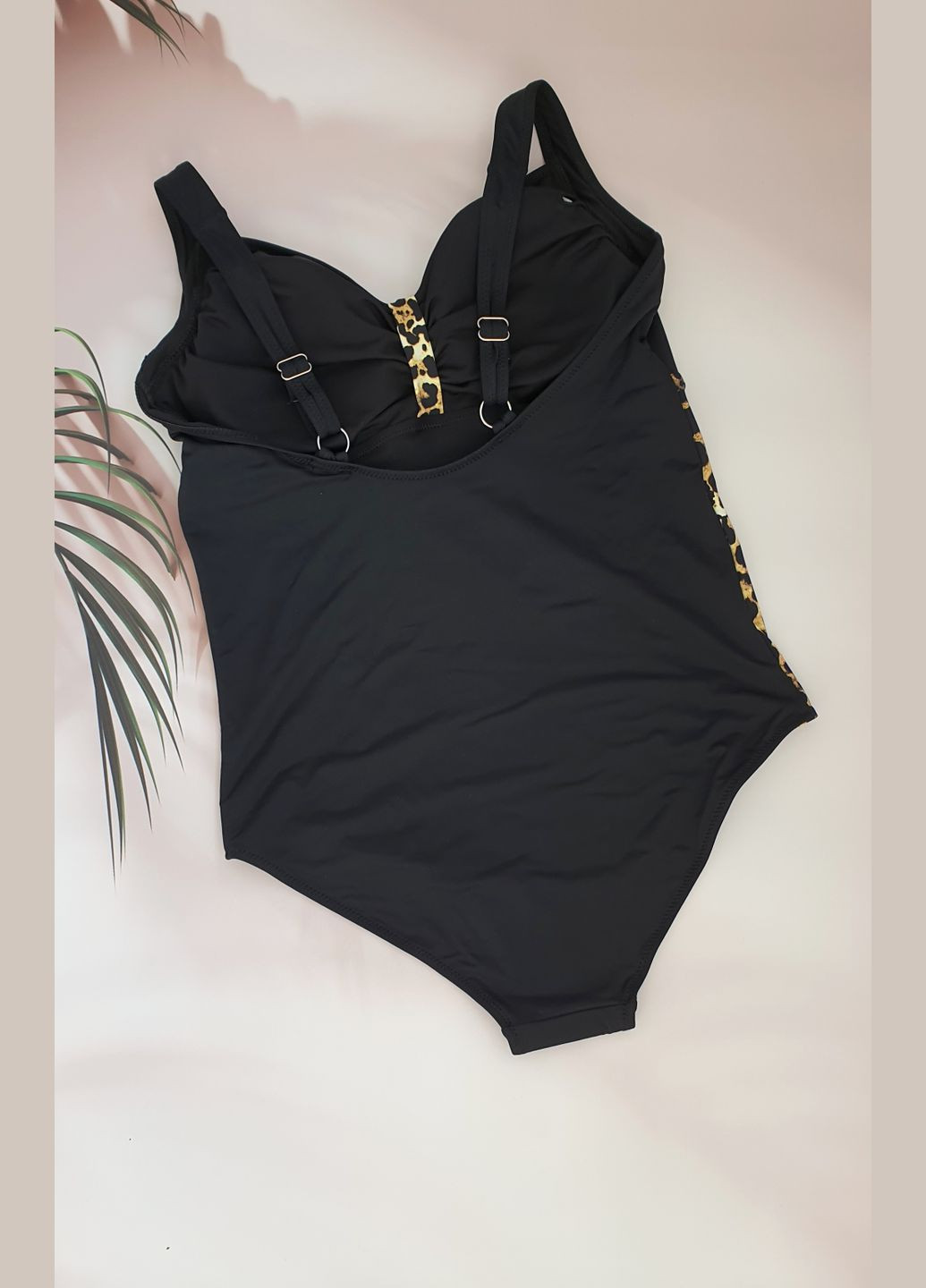 Чорний літній жіночий суцільний купальник суцільний No Brand