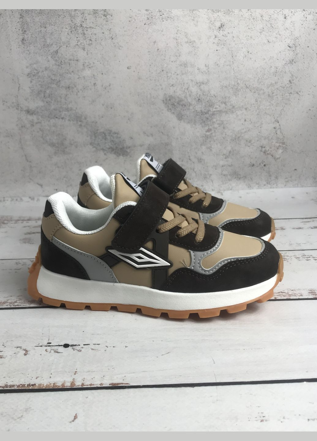 Коричневі всесезон кросівки дитячі бежево-коричневий (392) Clibee