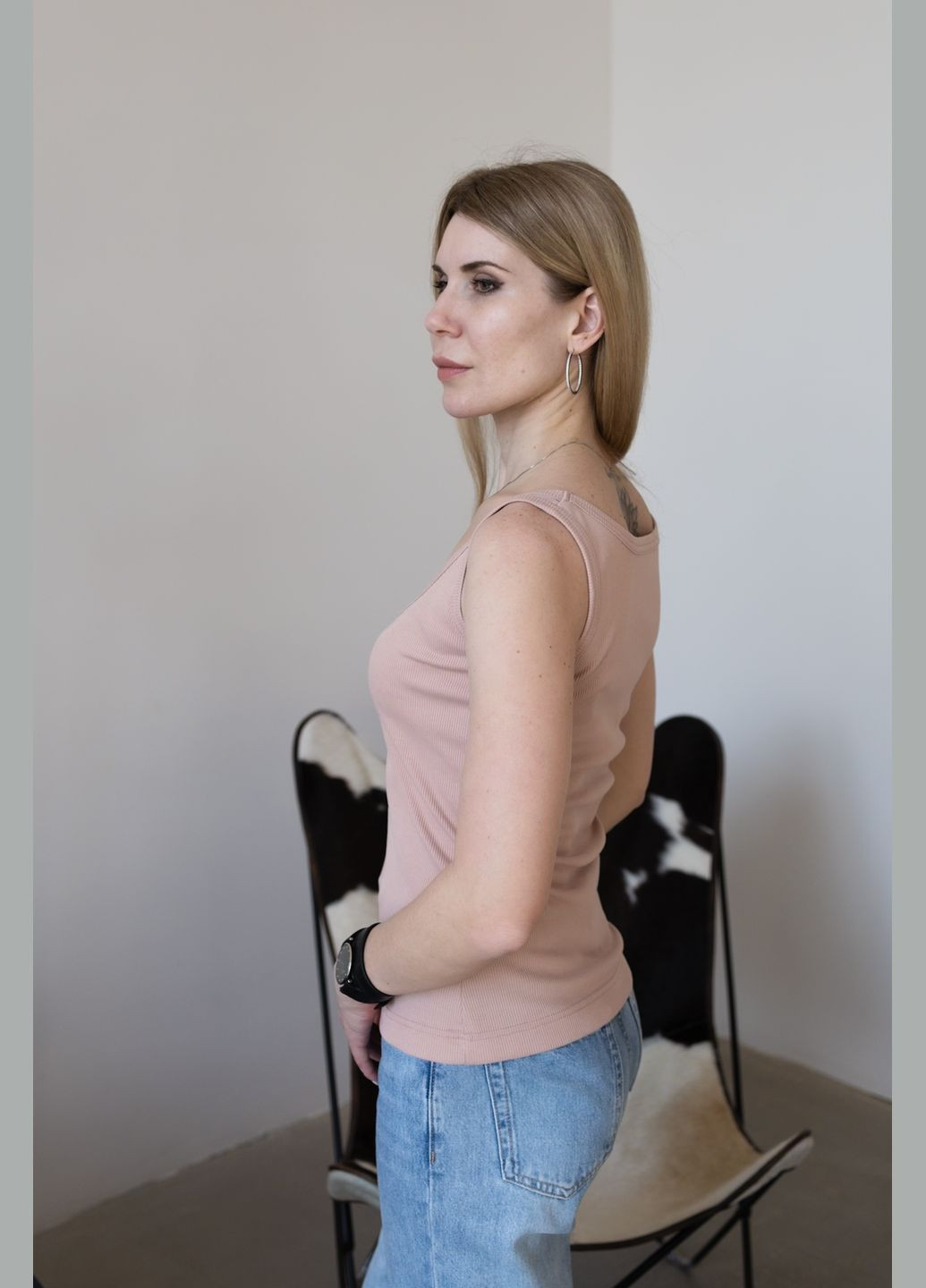 Жіноча майка в рубчик на широких бретельках бежева Capricious — 334305510